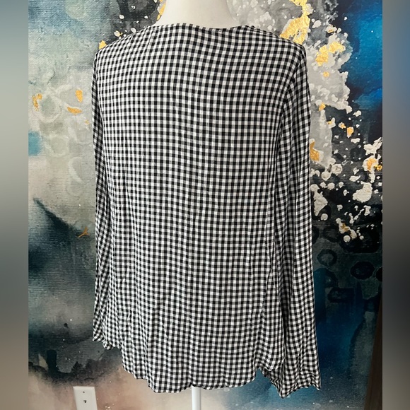 Checkered bell sleeve top - Picture 8 of 8